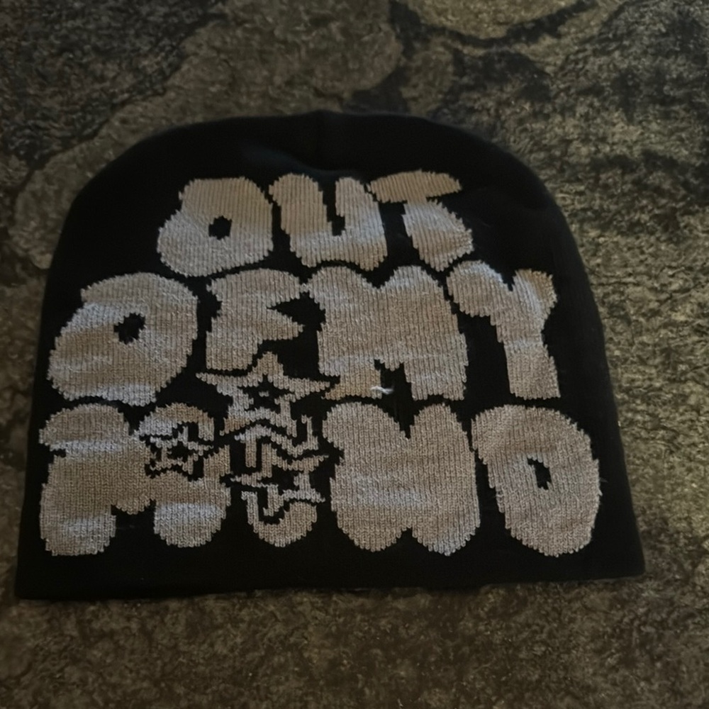 Black 'Out of My Mind' Knit Beanie